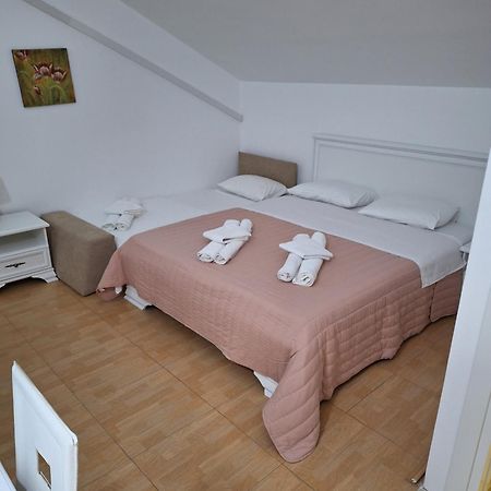 Apartmani P&M Tivat Bagian luar foto