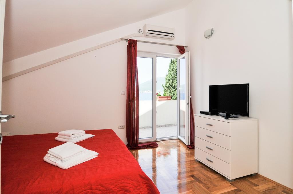 Apartmani P&M Tivat Bagian luar foto